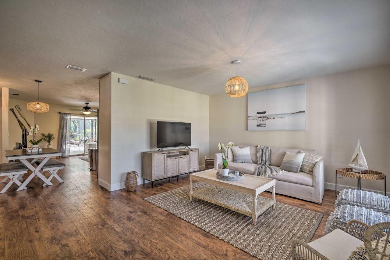 Naples Oasis With Screened Pool, Bike To Beach! Екстериор снимка