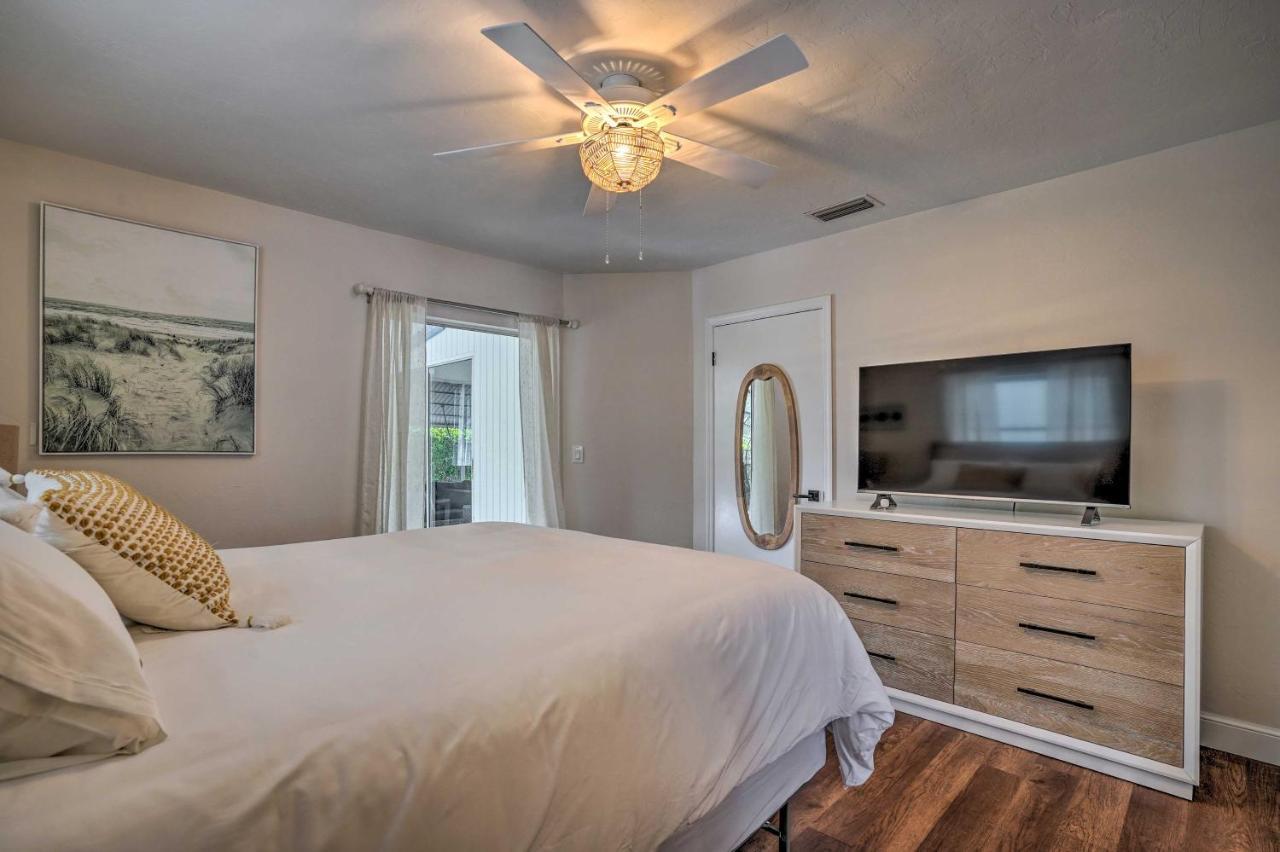 Naples Oasis With Screened Pool, Bike To Beach! Екстериор снимка
